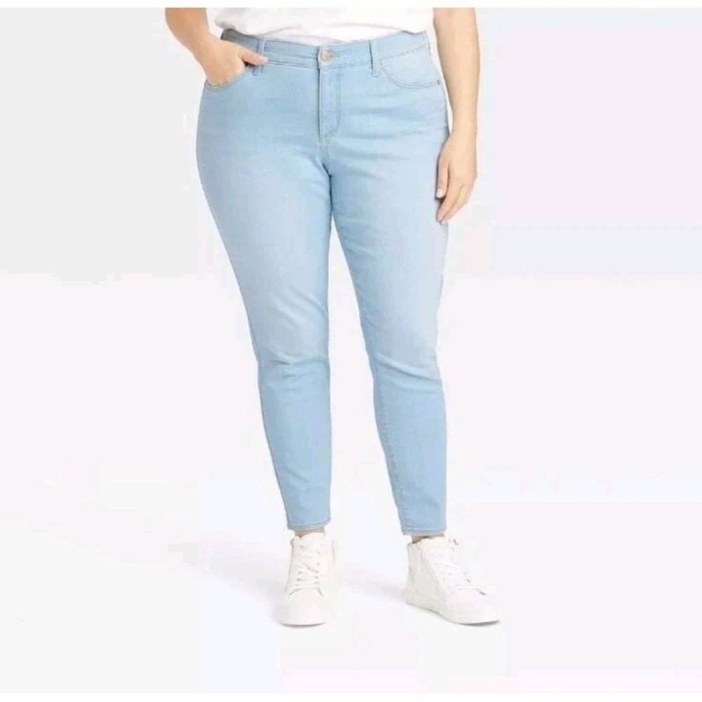 UT High Rise Skinny Jeans Light Blue Super Stretch 14 Short NEW WITH TAGS
